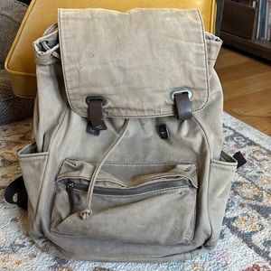 Gray everlane backpack